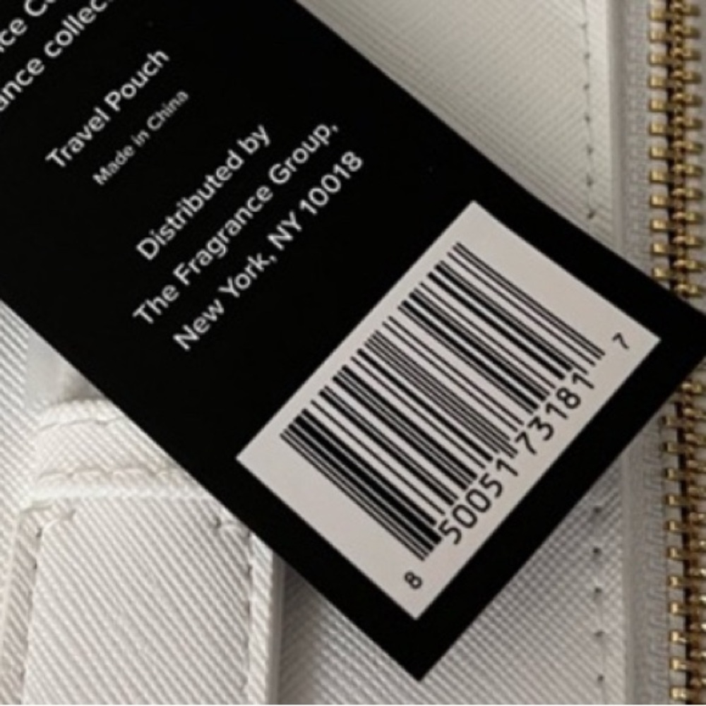 Tumi Cosmetic Bag Small White pouch bag❤️‍🔥 - Picture 4 of 9